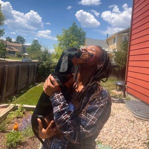 Meet your Posher, Elyssa